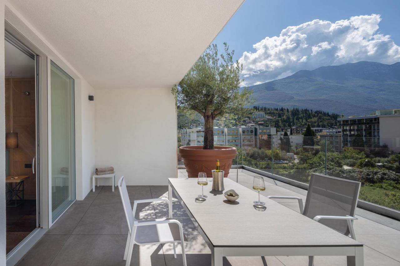 Aris Apartments & Sky Pool - Tonelli Hotels - Adult Friendly Riva del Garda Exterior photo