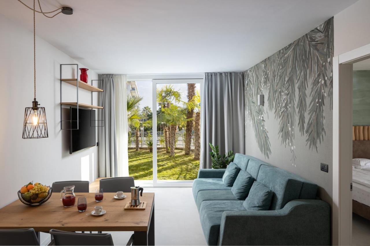 Aris Apartments & Sky Pool - Tonelli Hotels - Adult Friendly Riva del Garda Room photo